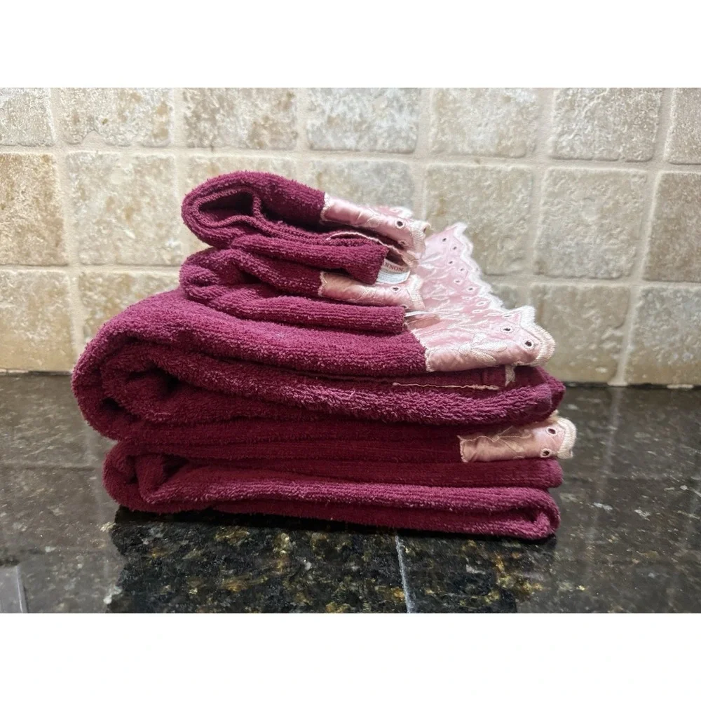 Vintage Cannon Towels Set Burgundy Pink Maroon Satin Lace Trim Bathroom‎ Linens